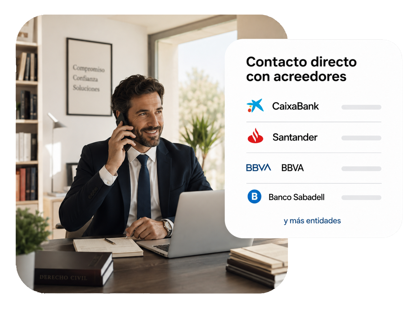 Abogado revisando documentos hipotecarios con cliente